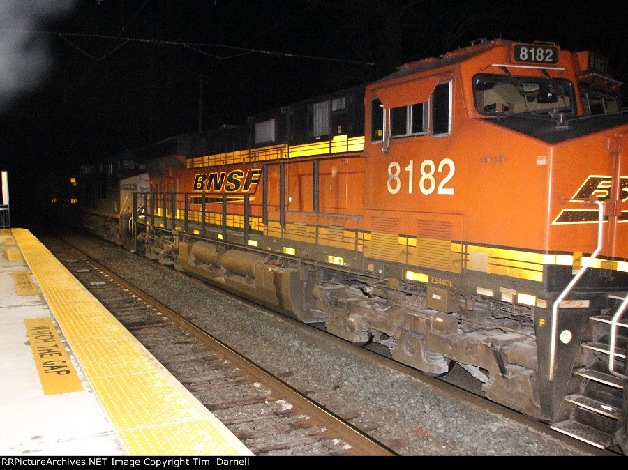 BNSF 8182 on K160